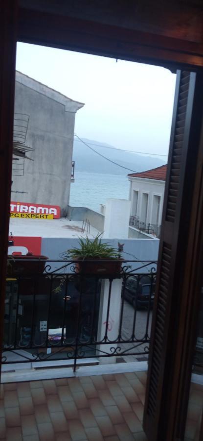 Evi'S Apartment Nafpaktos Exteriör bild